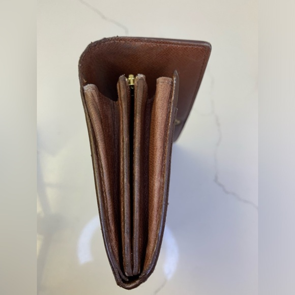 Louis Vuitton Sarah Wallet Corner wear and rubbing - Picture 8 of 11